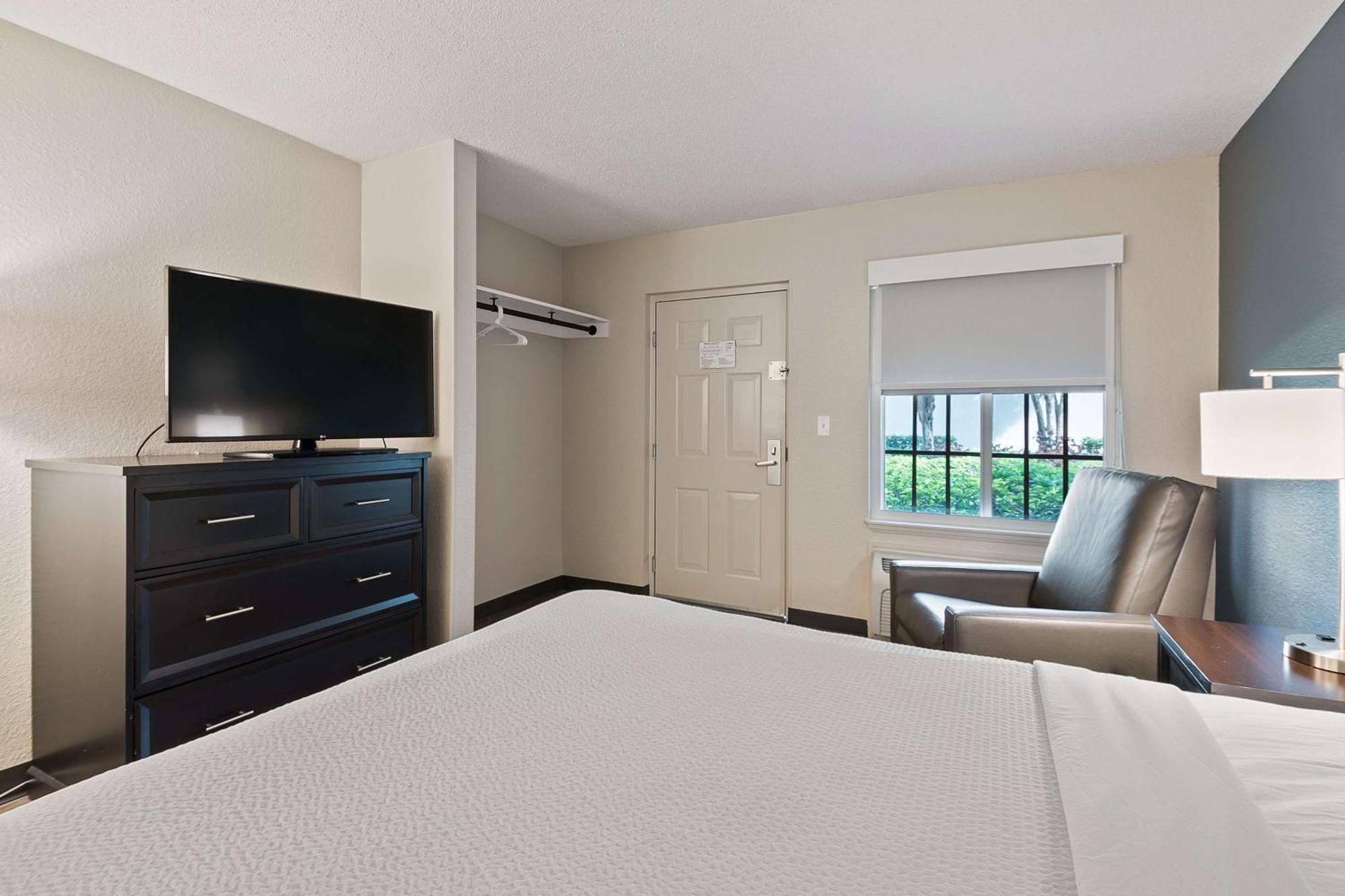 Extended Stay America Suites - Miami - Airport - Blue Lagoon Miami Springs Exterior photo